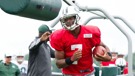 Geno Smith finally commits first turnover of camp