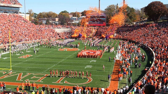 South Carolina kicker trolls Clemson over Death Valley