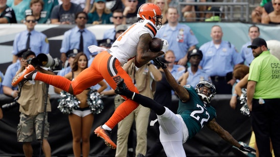 Watch Browns WR Terrelle Pryor make a spectacular catch over an Eagles defender
