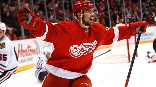 Red Wings' Tatar meets 'Harry Potter' star