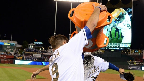 Watch the Royals' Drew Butera deliver the worst postgame Gatorade shower ever