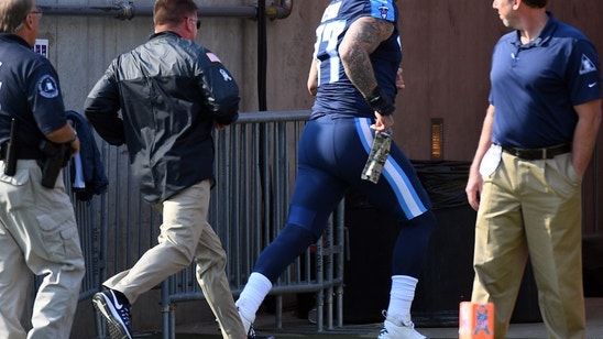Taylor Lewan gets ejected shoving referee (Video)