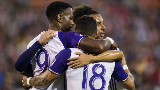Orlando City holds on with 9 men, beats DC United to snap winless streak