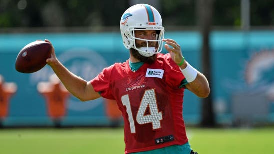 Ryan Fitzpatrick helps Josh Rosen while competing for Dolphins starting job