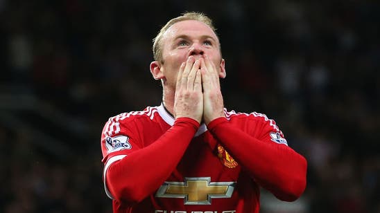 Rooney sees his future in midfield for Man United, England