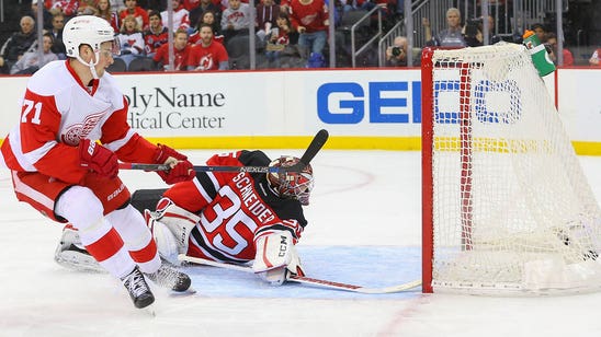 Larkin, Mrazek lead Red Wings to 1-0 win over Devils