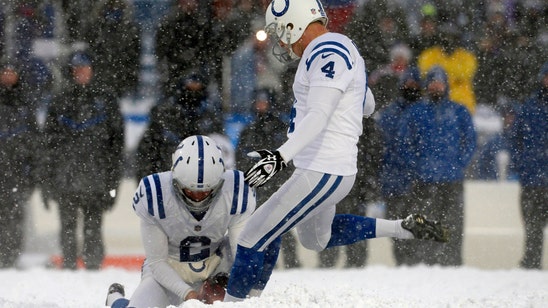 One-year deal gives Colts' Vinatieri chance to set NFL scoring record