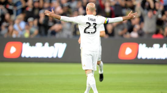 Ciman's return fuels LAFC to 2-0 win over Columbus