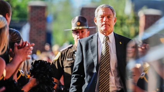 Iowa Football: Ron Coluzzi Named Special Teams Player of the Week