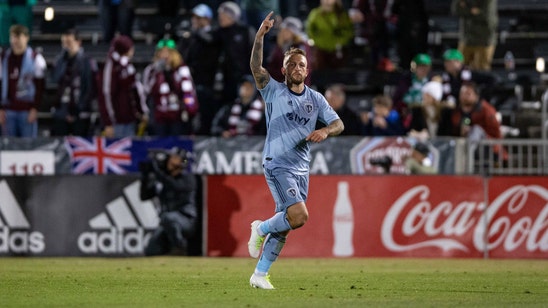 Russell's late free kick goal helps Sporting KC to 1-1 tie