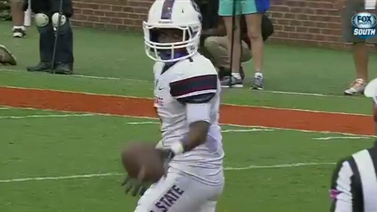 South Carolina State returner forgets to take knee, tosses away ball, gives up touchdown