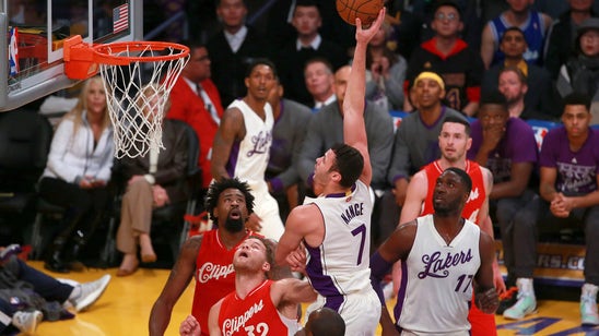 Larry Nance scores put-back for Clippers -- only he's on the Lakers