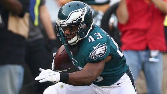 The versatile Darren Sproles extends his stay with the Eagles