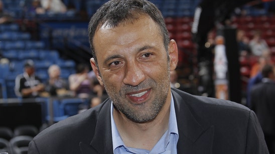 Kings officially promote Vlade Divac to general manager