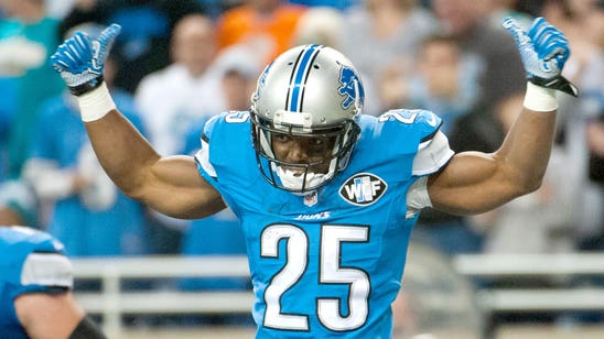 WATCH: Theo Riddick celebrates after TD catch gives Lions early lead