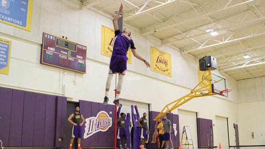 Ex-UCLA guard LaVine sets Lakers pre-draft workout record with jump
