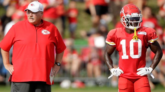 Chiefs lock up Tyreek Hill with three-year, $54 million extension
