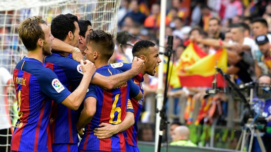 Watch Neymar get pelted by water bottle in Barcelona's wild comeback win