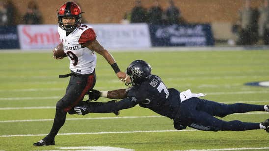 Pumphrey 5th in NCAA after San Diego State rolls 40-13
