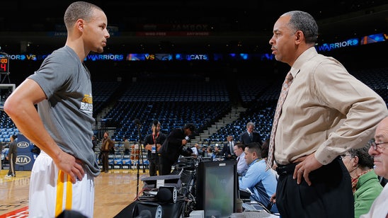 No mercy! Watch Stephen Curry destroy dad Dell in game of H-O-R-S-E