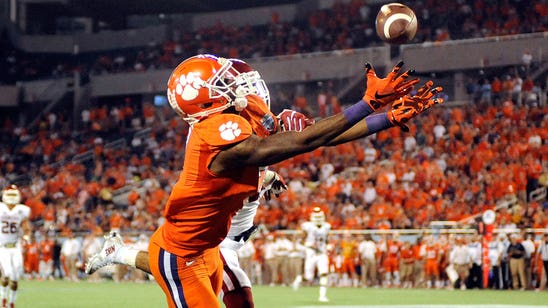 Clemson WR Mike Williams carted off field after hitting goal post