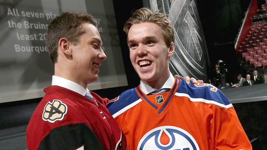 Coyotes' Strome defeats McDavid at bubble hockey