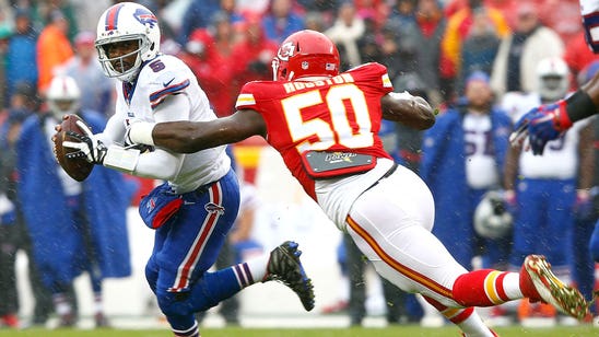 Chiefs LB Justin Houston leaves game with knee sprain