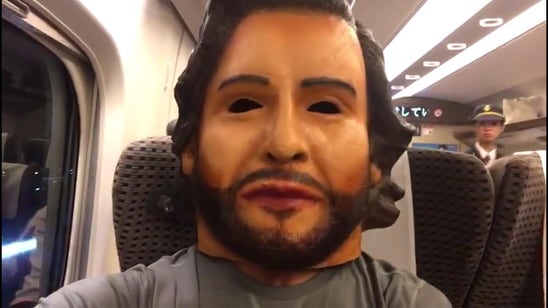 Daniel Ricciardo recaps Japanese GP in a creepy Alonso mask