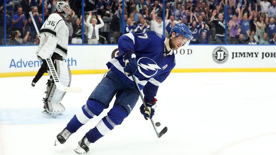 Lightning reach 100-point mark, take down Kings in shootout for 9th straight win