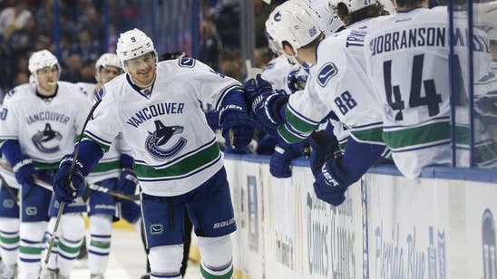 Vancouver Canucks Wreck Grade Curve, Beat Lightning by Lots