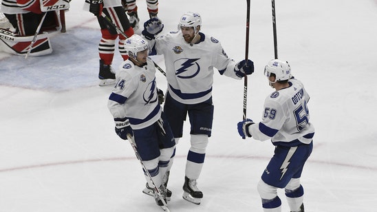 Lightning blank Blackhawks in Chicago to get back to winning ways