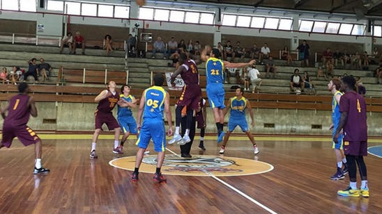 Pitino's Gophers enjoy undefeated exhibition run in Spain