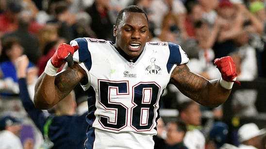 Patriots players surprise holiday shoppers with Target gift cards