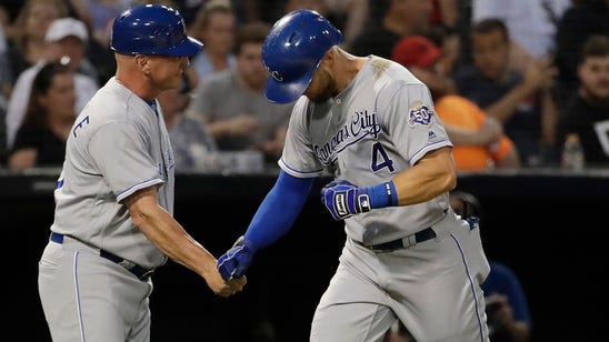 Gordon homers as Royals defeat White Sox 3-1
