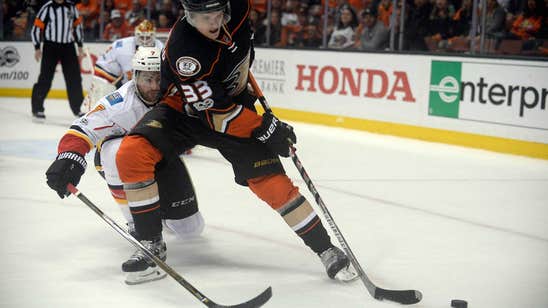 Getzlaf, Ducks top Flames 3-2 in series opener