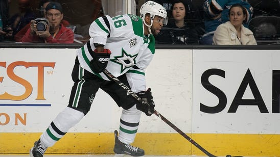 Stars sign restricted free agent Gemel Smith to $720K deal