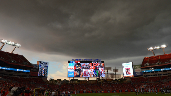 Lightning delays Bucs' comeback attempt against the Rams