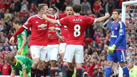 Manchester United go top with comfy win against Sunderland