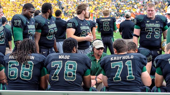 Baylor's long snapper launches craziest snap you'll ever see