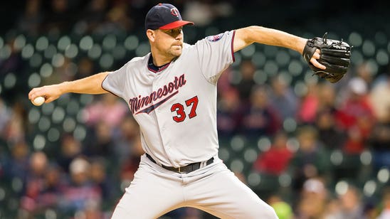 Tigers, right-hander Pelfrey finalize $16M, two-year deal