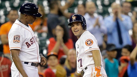 Watch: Altuve sacrifices his pants for a triple