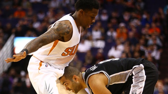 Suns fade late, fall to road-savvy Spurs