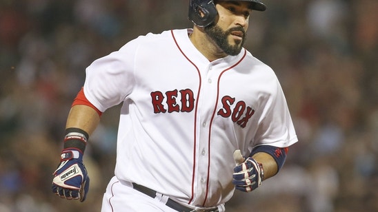 Boston Red Sox: Sandy Leon's other shoe hasn't dropped