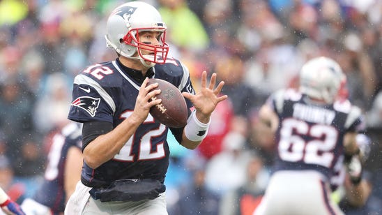 Watch Tom Brady throw a beautiful 53-yard rainbow pass for a touchdown