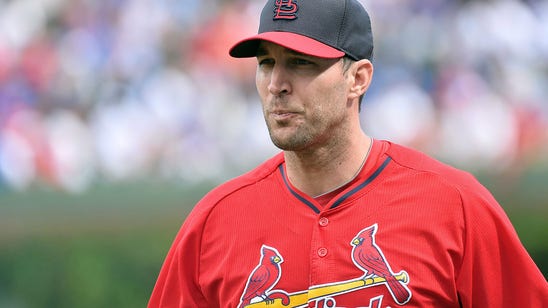 Bullpen boost: Cards' Wainwright pitches in return from DL
