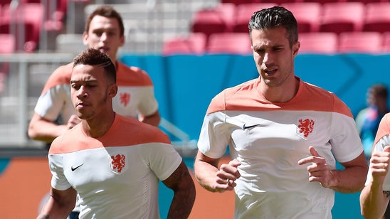 Dutch coach Blind cools talk of Memphis-RvP training row