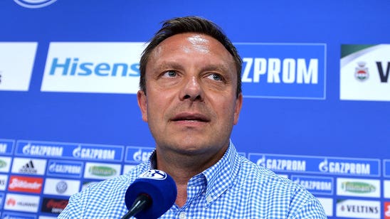 Dutch striker Huntelaar backs new Schalke coach Breitenreiter