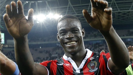 Mario Balotelli is loving life, rides an electric skateboard down the French Riviera