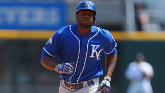 Cain's homer, pitching dominance lead Royals to 2-1 victory