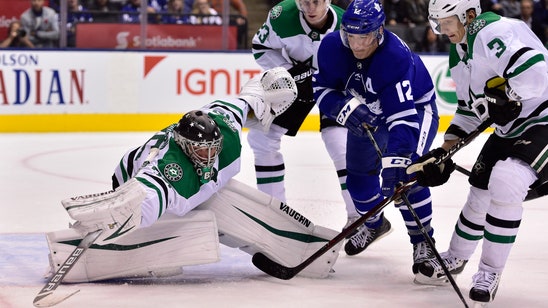 Anton Khudobin makes 30 saves, Stars beat Maple Leafs 2-1